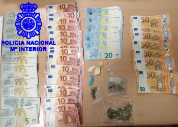 Detenidos el dueño de un bar de Vigo por vender droga y un conductor por llevar 64 plantas de marihuana
