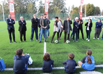 Abre o renovado campo de fútbol de As Relfas en Sárdoma
