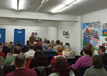 As rúas de Vigo acollen unha manifestación rodada do sector das autoescolas