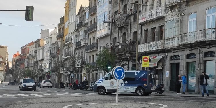 Comienzan los cortes de tráfico en la Porta do Sol