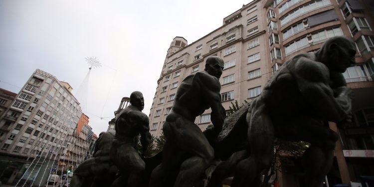 Caballero renuncia (por ahora) a mover el Monumento al Trabajo de la Gran Vía
