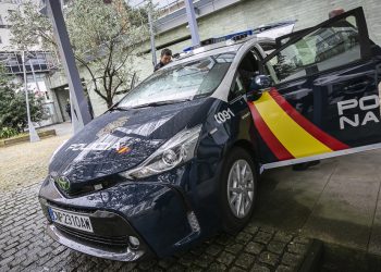 Dos detenidos por robar en una pizzería de Vigo con un martillo y unas tijeras