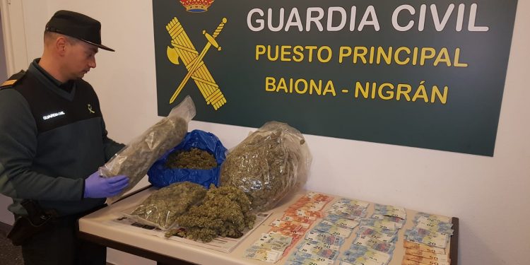 La Guardia Civil detiene a un vecino de Oia por tráfico de drogas