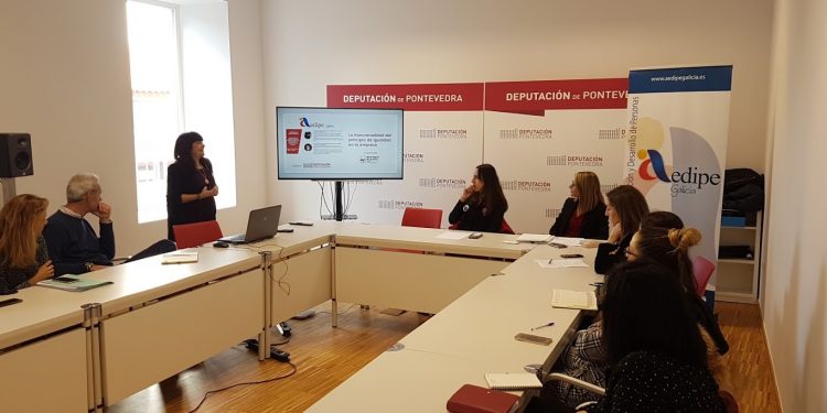Os retos e a lexislación para a igualdade laboral, a debate na sede viguesa da Deputación