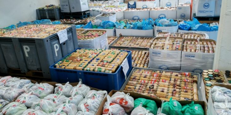 El Banco de Alimentos de Vigo abrirá hasta el miércoles para atender necesidades urgentes