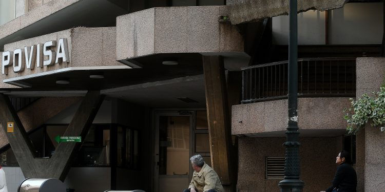 Jornada negra en los hospitales de Vigo: tres muertos y nuevo récord de contagios