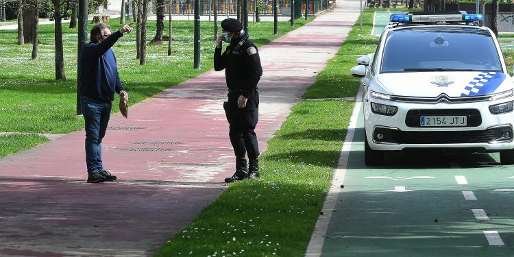 La Policía endurece los controles en Vigo y denuncia a 283 personas en tres días