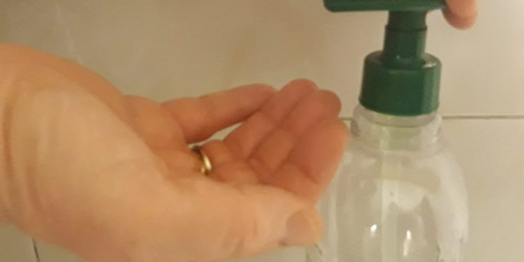 Kit de supervivencia frente al coronavirus (I): cómo fabricar en casa hidrogel desinfectante