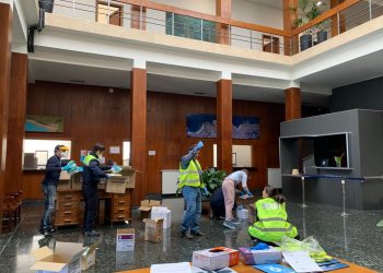 Puertos del Estado envía a Vigo equipos de protección para estibadores y policía