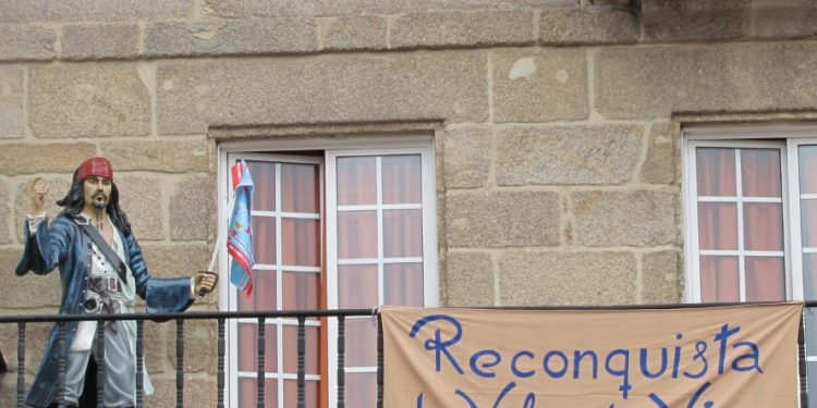 Vigo se cita en los balcones para celebrar su primera Reconquista de Interés Turístico Nacional