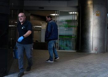 Povisa refuerza su plantilla con 40 médicos, enfermeras y limpiadoras