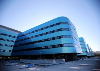 El Sergas confirma un nuevo positivo por coronavirus en el Álvaro Cunqueiro