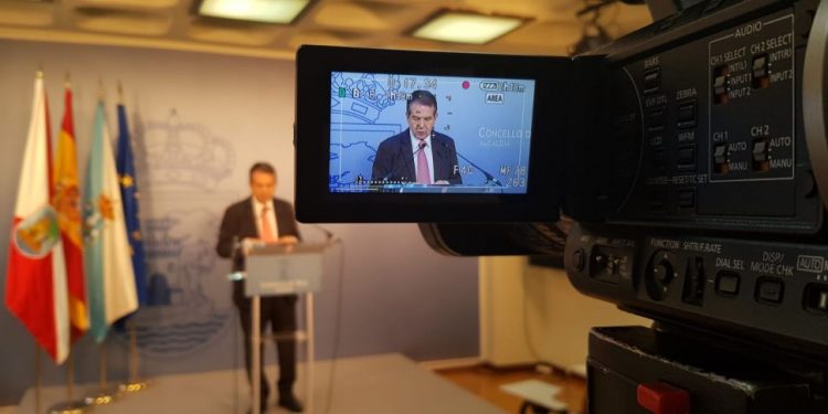 Vigo reparte 400 comidas diarias a domicilio e entrega 1.033 bolsas de comedor