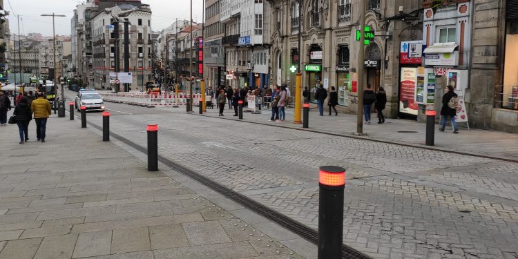 Vitrasa recibe una ‘prórroga’ para atravesar la Porta do Sol