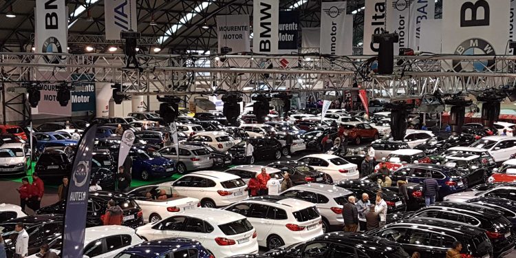 El Salón MotorOcasión Vigo resiste al coronavirus y abre en el Ifevi con récord de vehículos