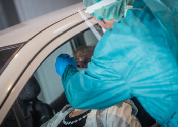 Los hospitales de Vigo descongestionan las UCIs pero la cifra de contagiados sigue creciendo