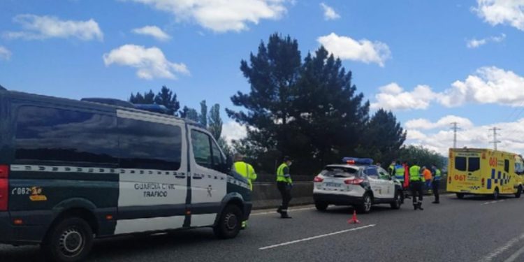 Herido de gravedad un motorista vigués al sufrir un accidente en la A-55 en Salceda