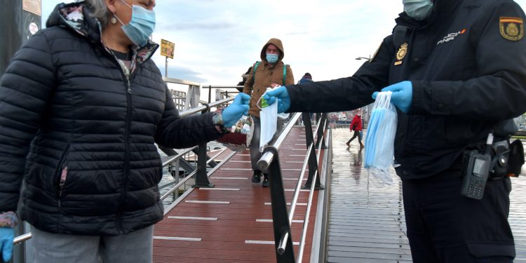 Así se articulará el reparto de mascarillas gratuitas que hará el Concello en Vigo