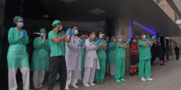 Vigo logra contener el coronavirus al mejorar por primera vez todos los indicadores