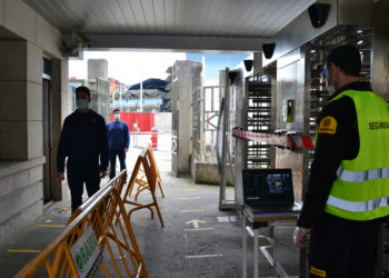 PSA Vigo volverá al trabajo con cámaras termográficas, mascarillas y una “patrulla sanitaria”