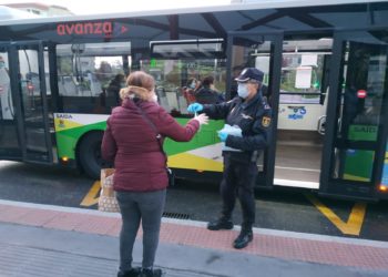 Empiezan a repartirse en Vigo las mascarillas enviadas por el Gobierno