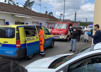 Aplausos para recibir a un veciño de Mos de 89 anos recuperado do Covid-19 tras dúas semanas na UCI