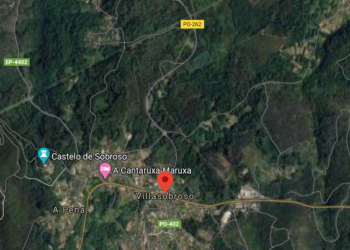 Un herido tras caer un coche por un terraplén de dos metros en Mondariz