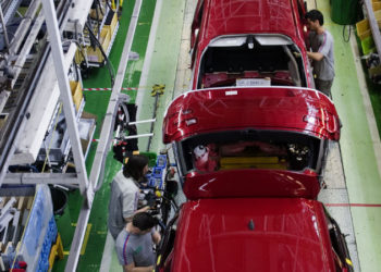 PSA reduce sus ingresos un 15,5% y posterga su vuelta al trabajo hasta nuevo aviso