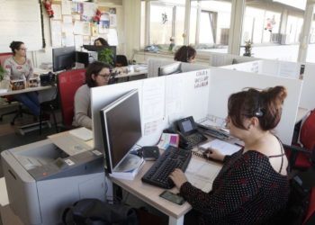 Vigo terá activo o teléfono 010 e catro traballadoras sociais de garda toda a Semana Santa