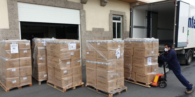 El Gobierno repartirá desde este lunes 835.500 mascarillas en  Galicia