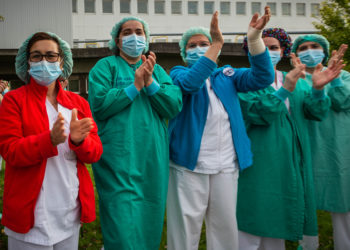 El área sanitaria de Vigo roza los 1.000 curados y cierra cuatro jornadas con solo un fallecido