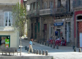 A la puerta del Paraíso