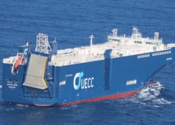 Vigo recibe la escala del buque ro-ro propulsado por GNL más grande del mundo