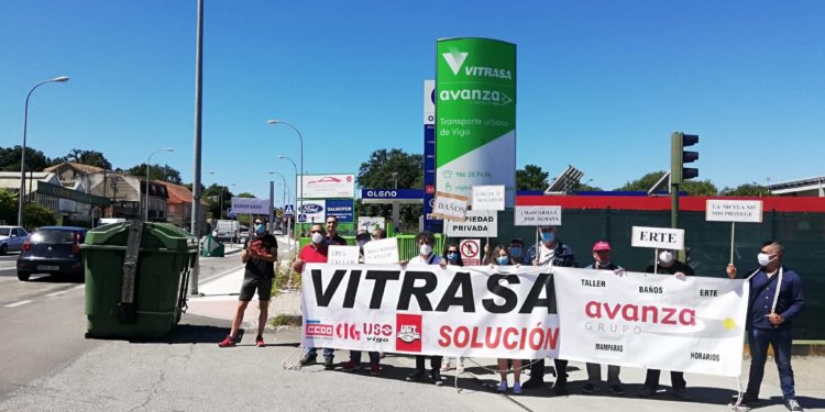 O persoal de Vitrasa reclama compensacións polo ERTE, colocación de baños e máis seguridade