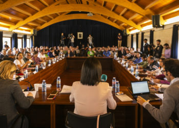 Mos rexeita de xeito unánime a apertura dunha sala de xogos e apostas na vila