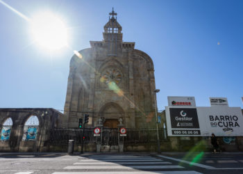La fachada de la capilla del asilo de Pi y Margall luce limpia tras tres semanas de trabajo