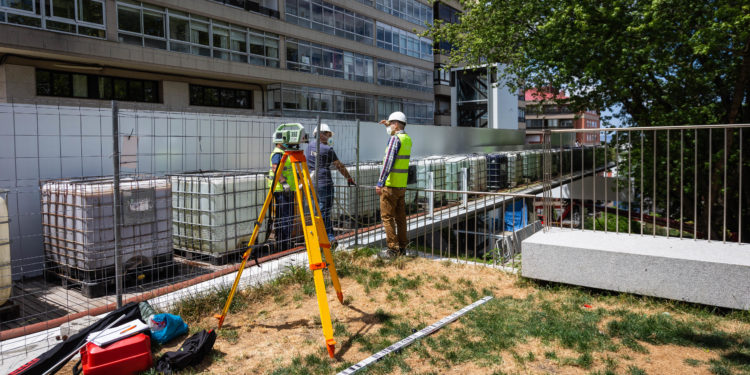 El ascensor y la pasarela del parque Cela abrirán al público el 30 de junio