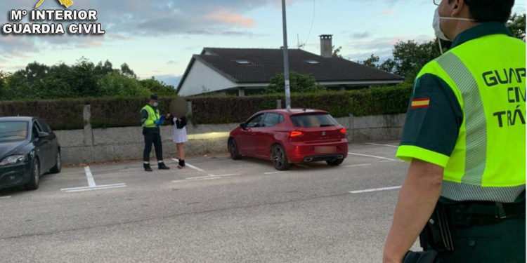 Interceptan en Tomiño a un residente en Portugal y a una mujer que conducía drogada