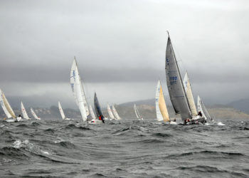El «Okofen», campeón gallego de cruceros A Dos en el  Trofeo MRW de Baiona