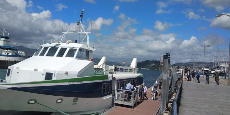 La línea regular Cangas-Vigo retoma las frecuencias habituales