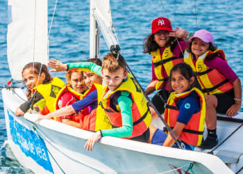 El Monte Real de Baiona adapta sus cursos de vela de verano a la situación sanitaria