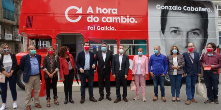 El ministro de Cultura compromete ante Abel y Gonzalo Caballero la Biblioteca del Estado para Vigo