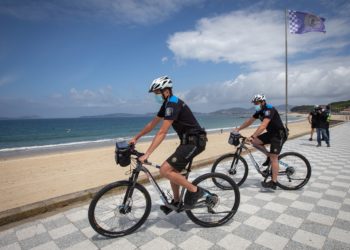 Policías en bici y cuadrículas, mecanismos para dar «seguridad 100%» en las playas de Vigo