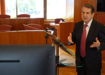 Caballero tacha de “xenófobas” las declaraciones de Feijóo sobre la movilidad con Madrid y Cataluña