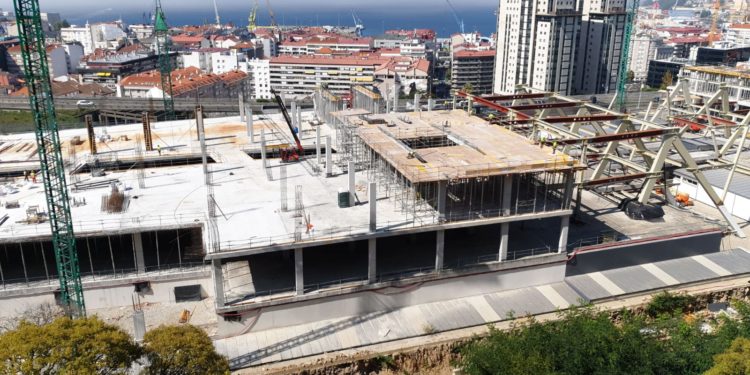 Las obras del Centro Vialia obligan a cortar el tráfico en Vía Norte