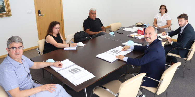 Orpagu, Concello y Zona Franca buscan ubicación para una planta  frigorífica en A Guarda
