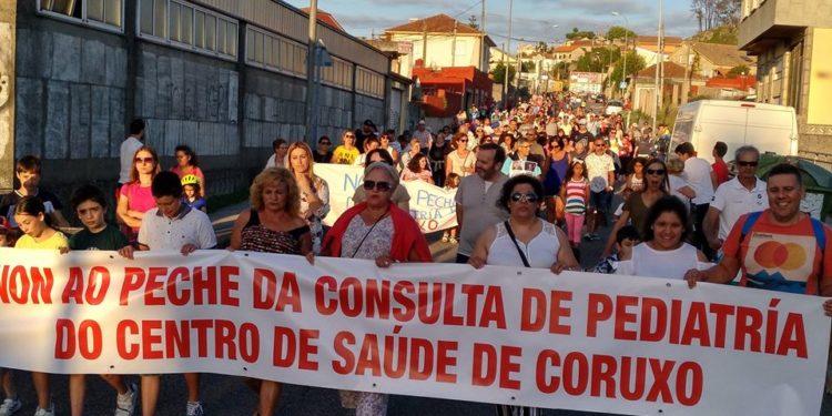 Denuncian que Coruxo volve quedar sen pediatra e seis centros de saúde suprimen o horario de tarde