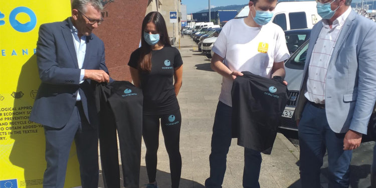 Vigo presenta un prototipo de roupa deportiva fabricada con fibras recicladas de aparellos de mar