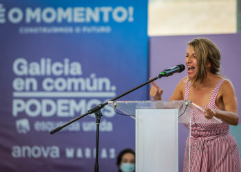 Yolanda Díaz regresa a Vigo ovacionada «como la mejor ministra de Trabajo de la historia»