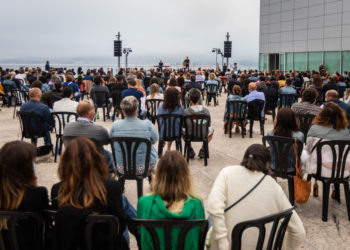 La «Gira Imposible» de Coque Malla se topa con los elementos sobre la Ría de Vigo